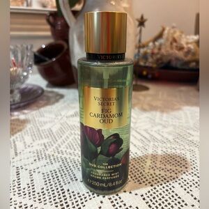 (Inventory 39) Victoria's Secret Fig Cardamom Oud Mist - Gold and Green